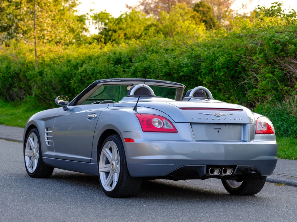 2005 Chrysler Crossfire - Image 9 of 31