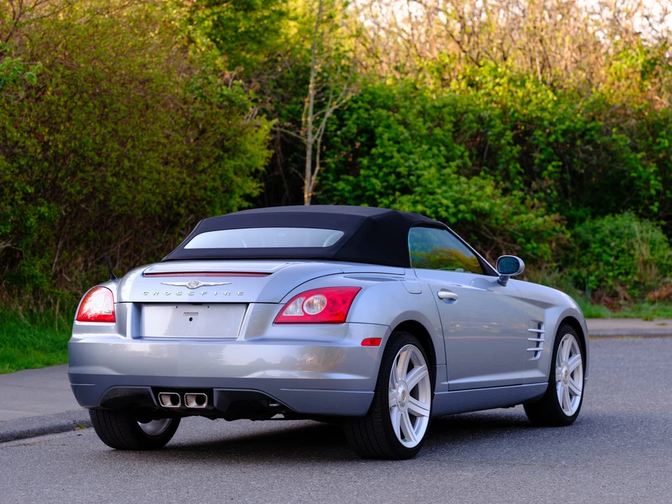 2005 Chrysler Crossfire - Image 16 of 31