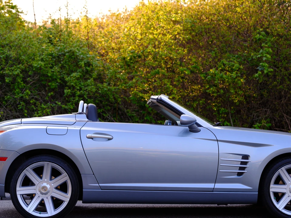 2005 Chrysler Crossfire - Image 20 of 31