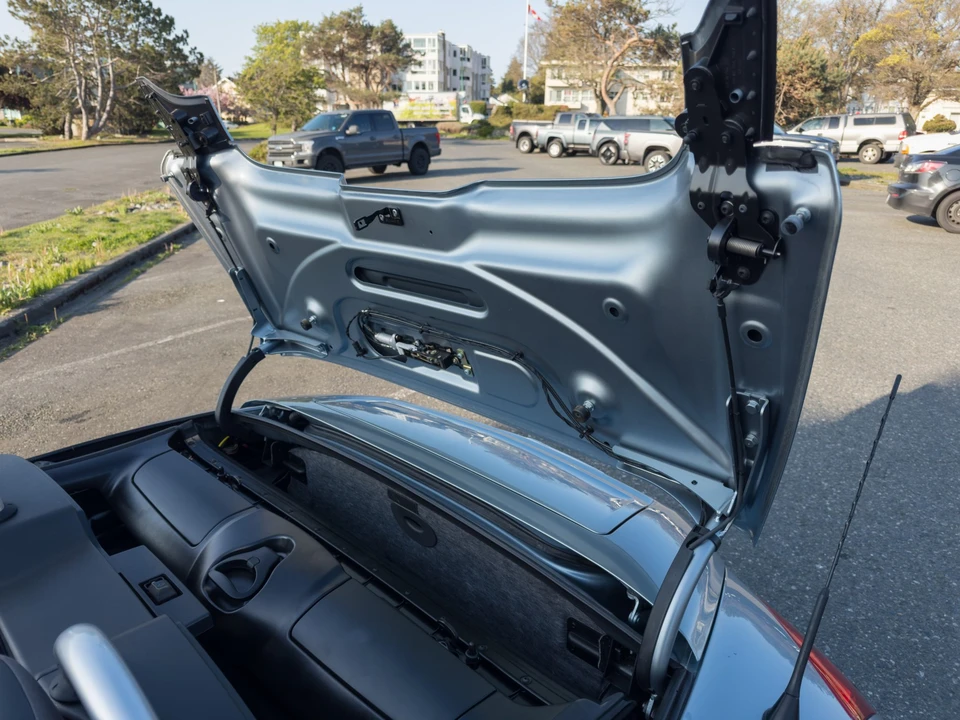 2005 Chrysler Crossfire - Image 23 of 31