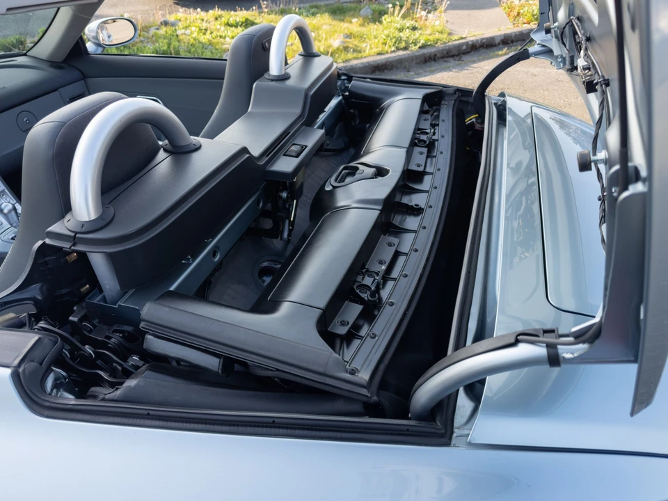 2005 Chrysler Crossfire - Image 25 of 31