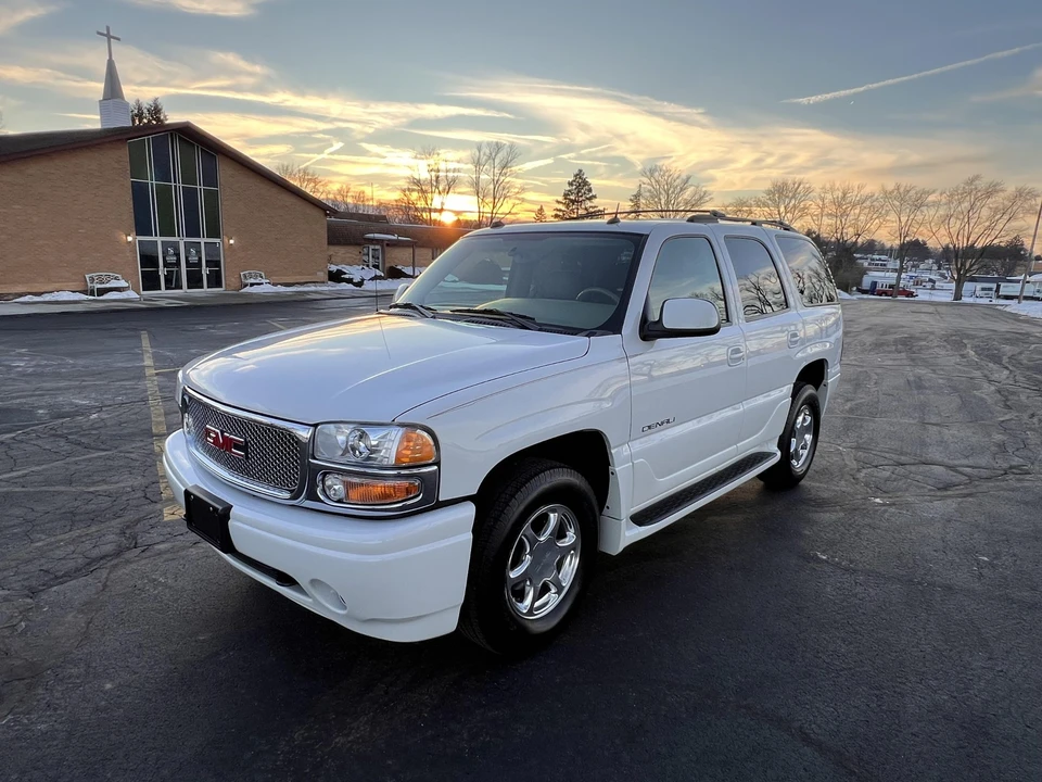 2005 GMC Yukon 2nd Gen - Image 3 of 31