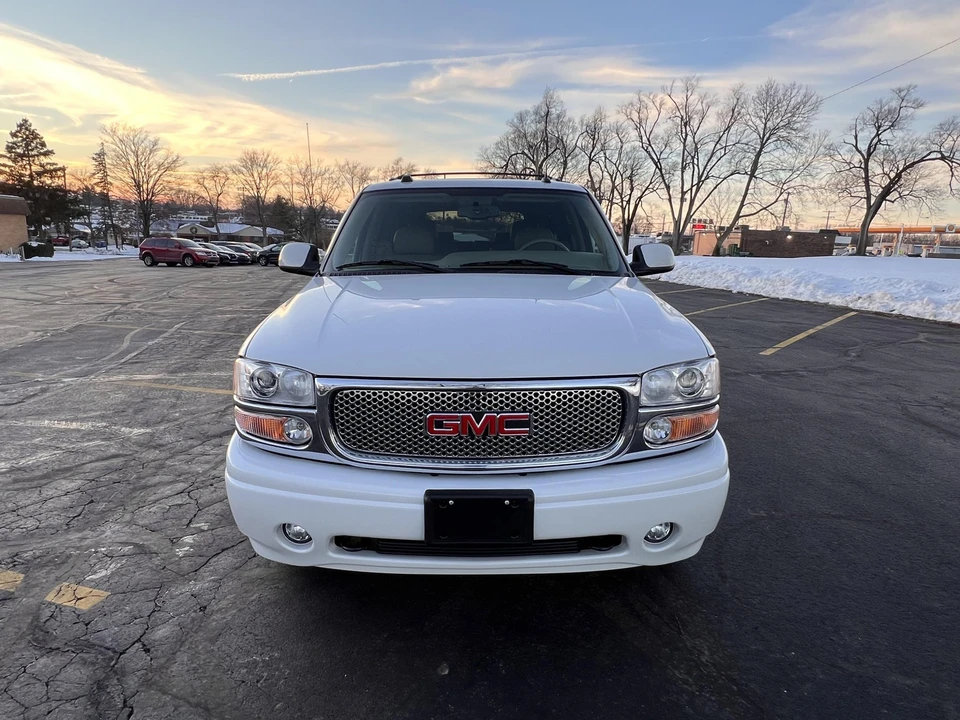 2005 GMC Yukon 2nd Gen - Image 17 of 31