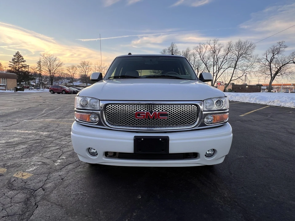 2005 GMC Yukon 2nd Gen - Image 16 of 31