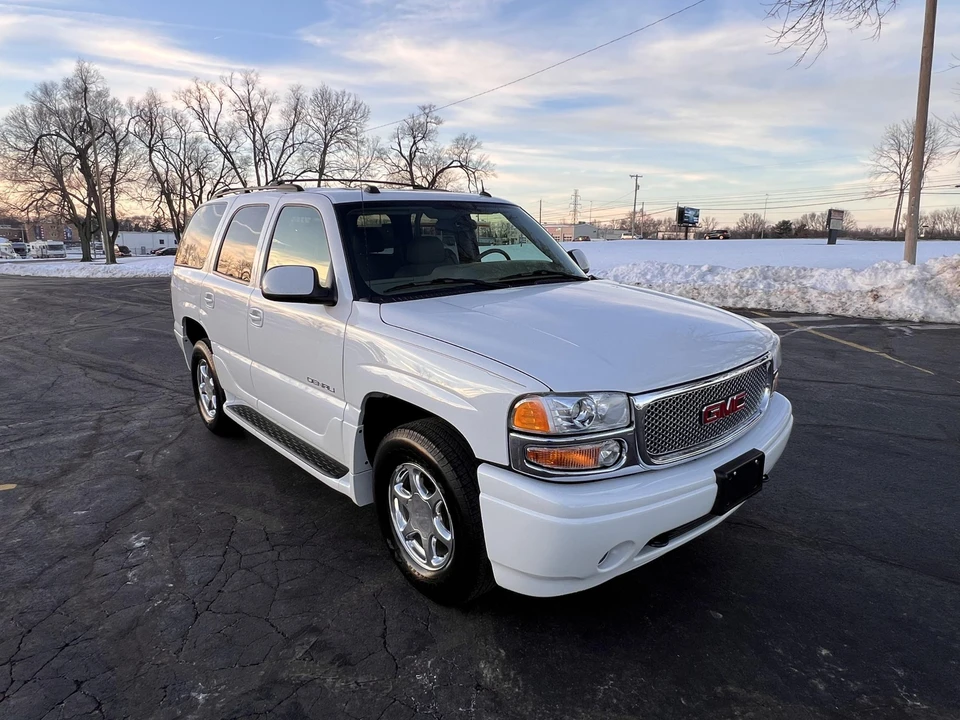 2005 GMC Yukon 2nd Gen - Image 13 of 31