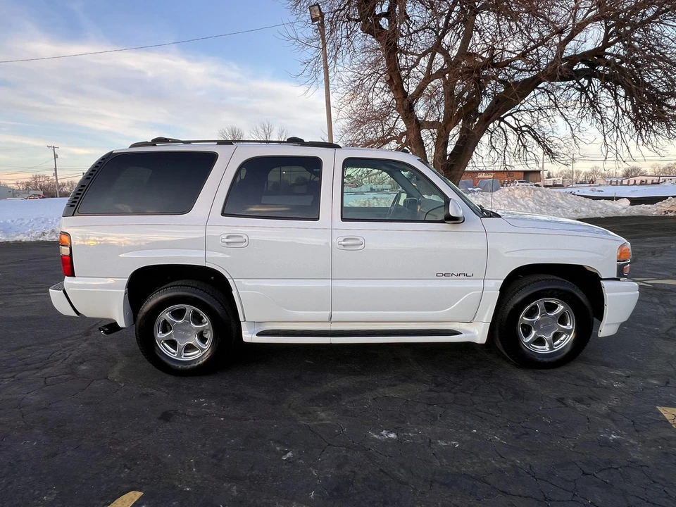 2005 GMC Yukon 2nd Gen - Image 12 of 31