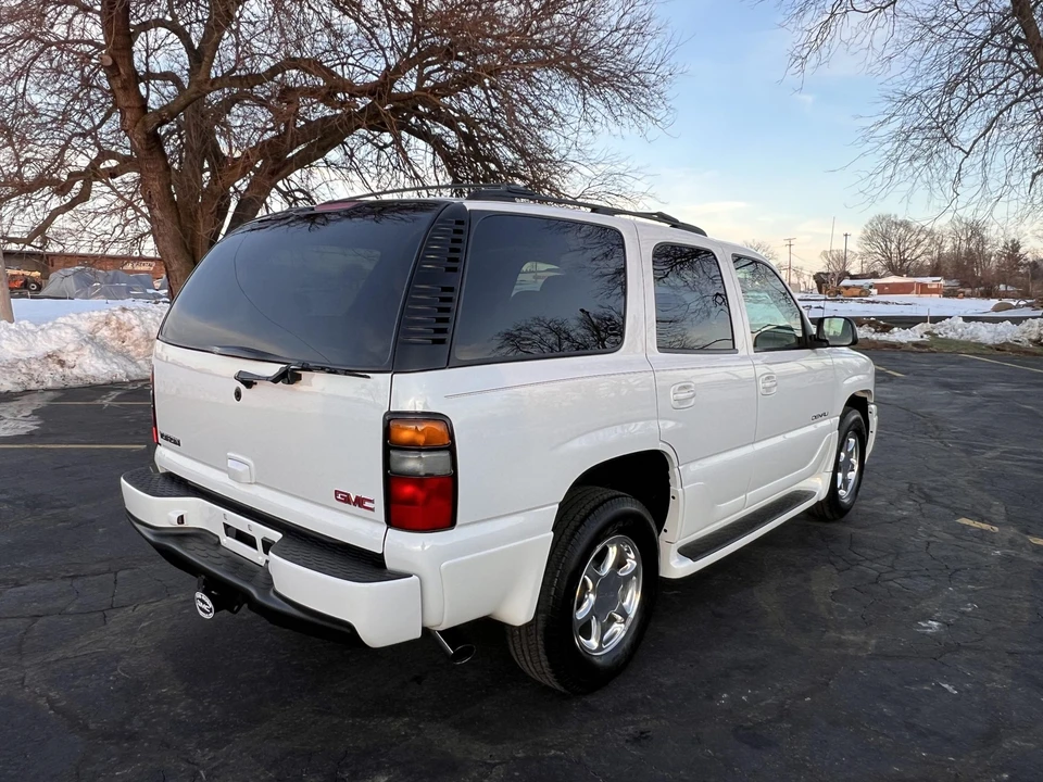 2005 GMC Yukon 2nd Gen - Image 11 of 31