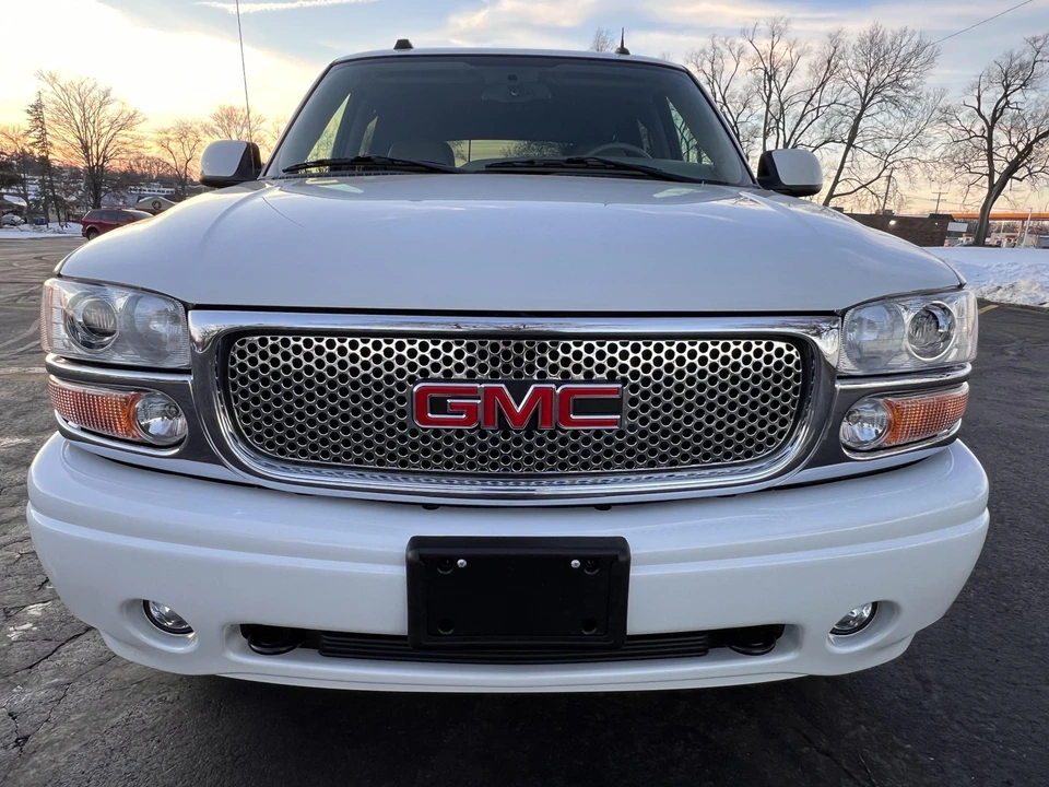 2005 GMC Yukon 2nd Gen - Image 21 of 31