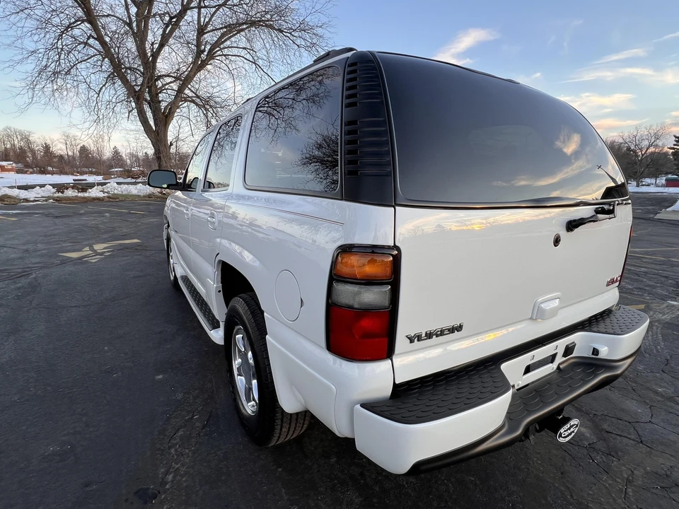 2005 GMC Yukon 2nd Gen - Image 7 of 31