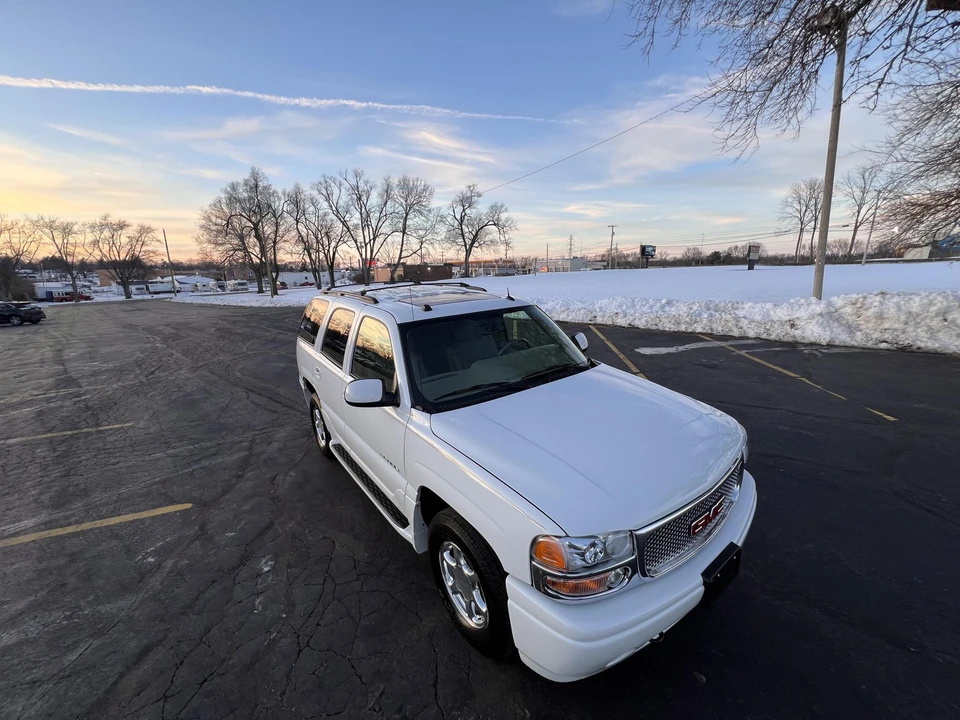 2005 GMC Yukon 2nd Gen - Image 14 of 31