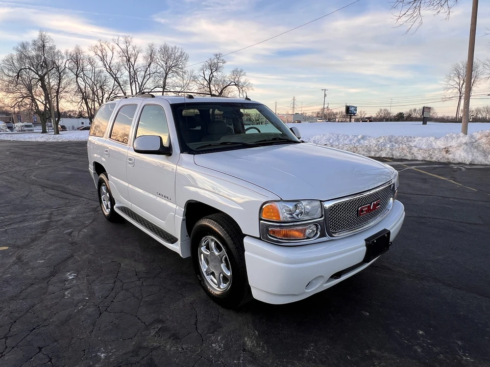 2005 GMC Yukon 2nd Gen - Image 2 of 31