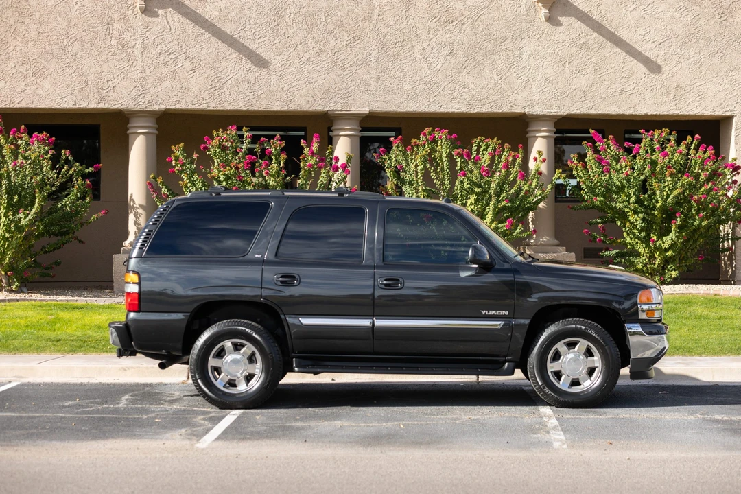 2005 GMC Yukon 2nd Gen - Image 9 of 31