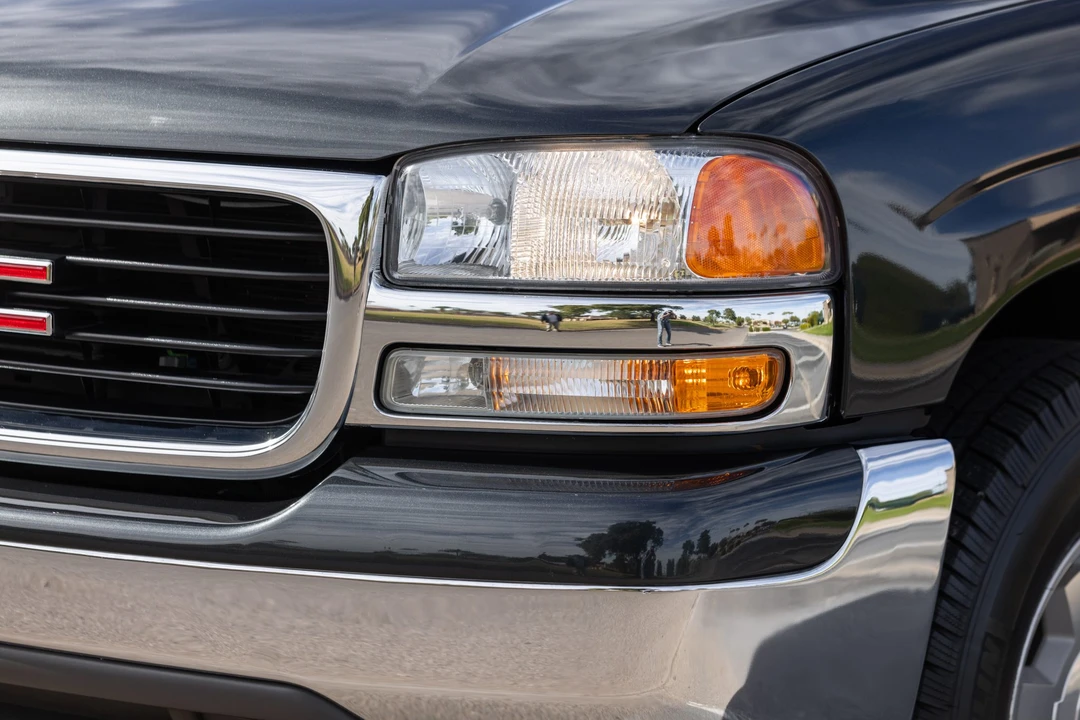 2005 GMC Yukon 2nd Gen - Image 17 of 31