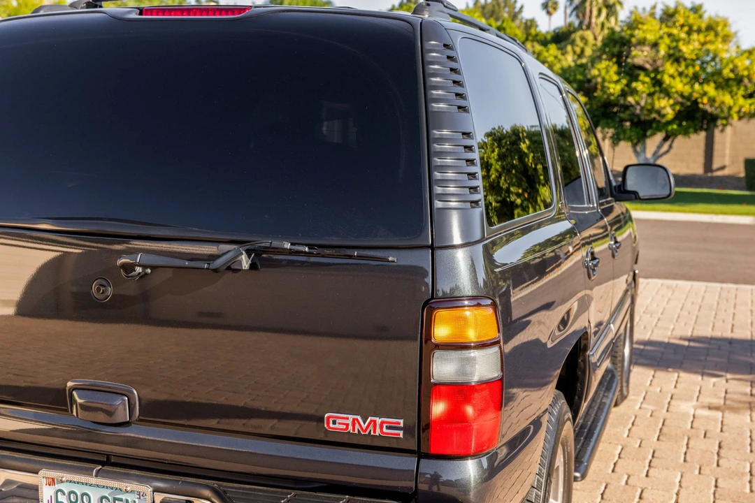 2005 GMC Yukon 2nd Gen - Image 15 of 31