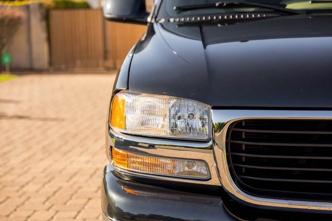2005 GMC Yukon 2nd Gen - Image 19 of 31