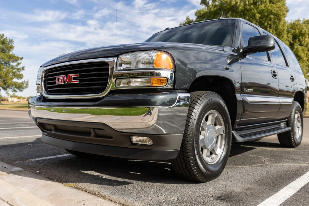 2005 GMC Yukon 2nd Gen - Image 2 of 31