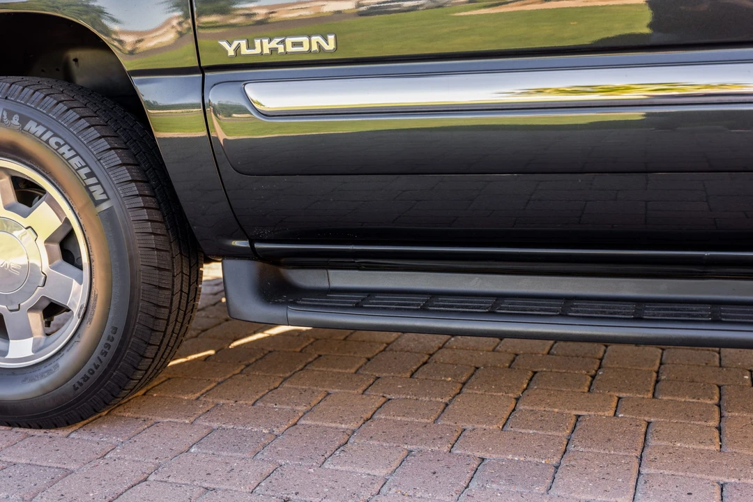 2005 GMC Yukon 2nd Gen - Image 12 of 31