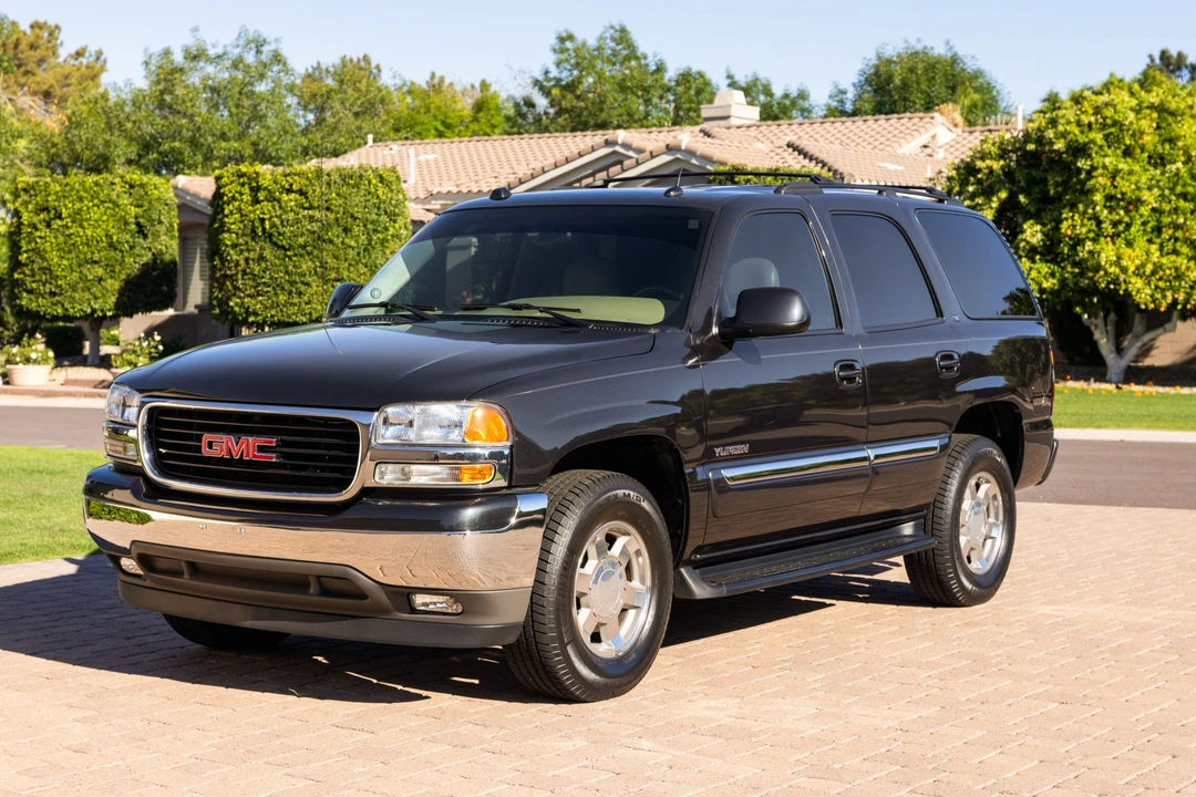 2005 GMC Yukon 2nd Gen - Image 2 of 31
