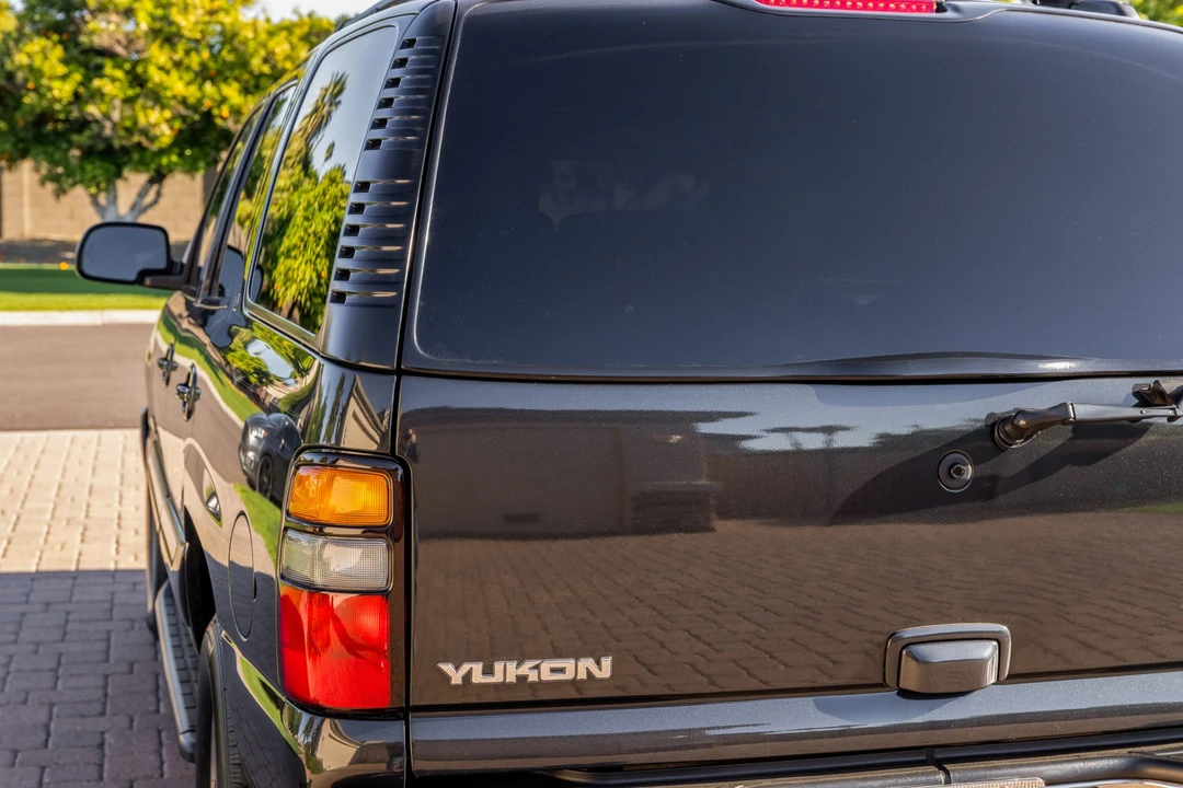 2005 GMC Yukon 2nd Gen - Image 14 of 31