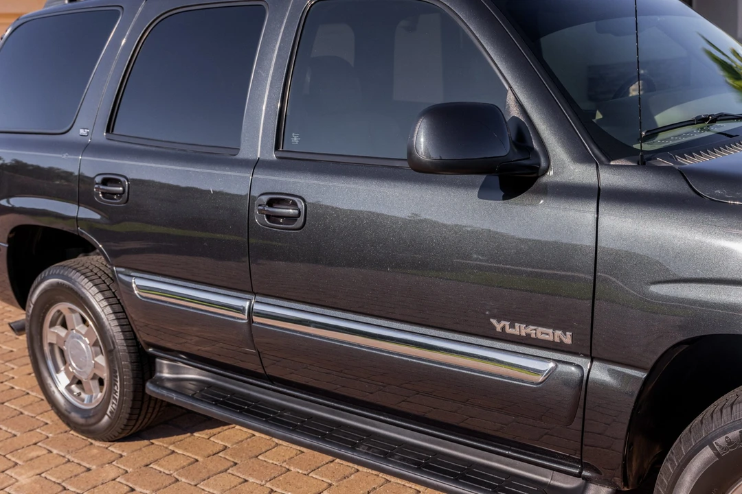 2005 GMC Yukon 2nd Gen - Image 17 of 31