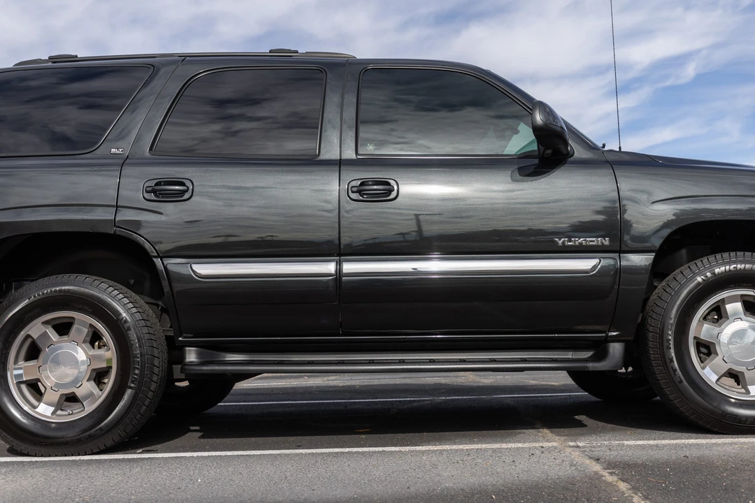 2005 GMC Yukon 2nd Gen - Image 25 of 31