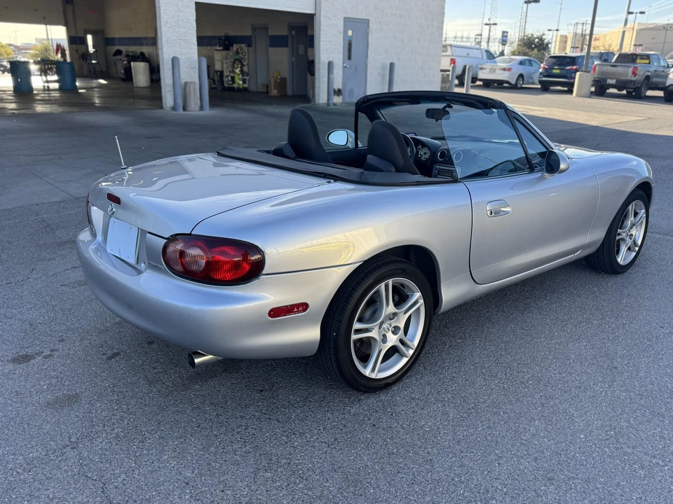 2005 Mazda NB MX-5 Miata - Image 10 of 31