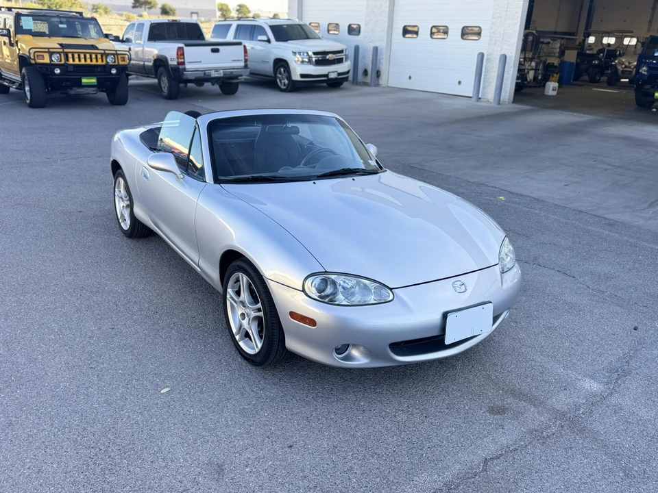 2005 Mazda NB MX-5 Miata - Image 2 of 31
