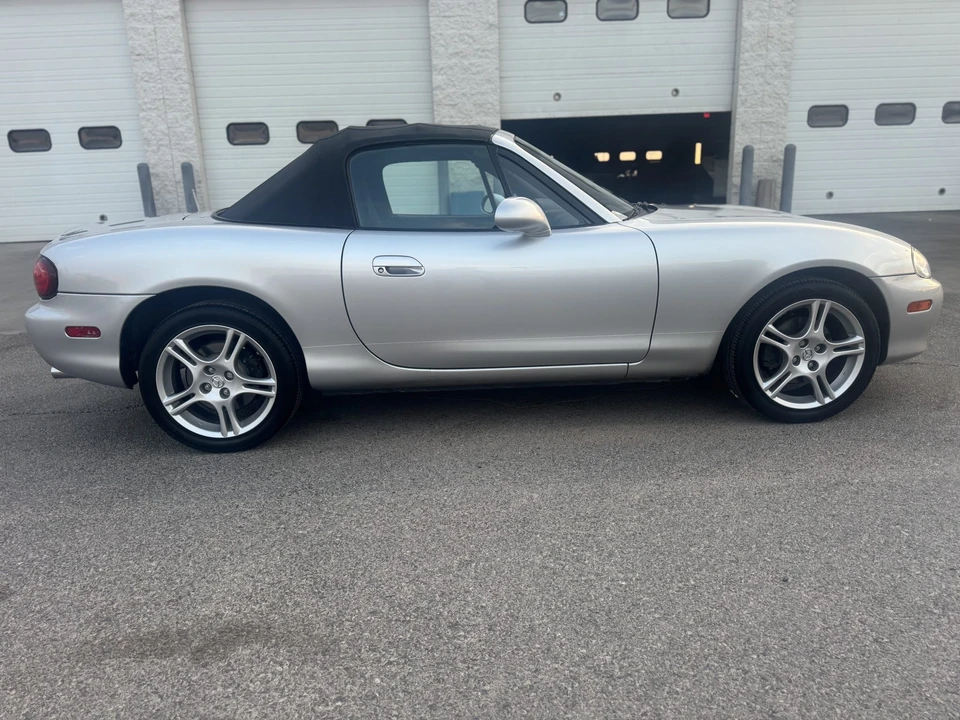 2005 Mazda NB MX-5 Miata - Image 19 of 31