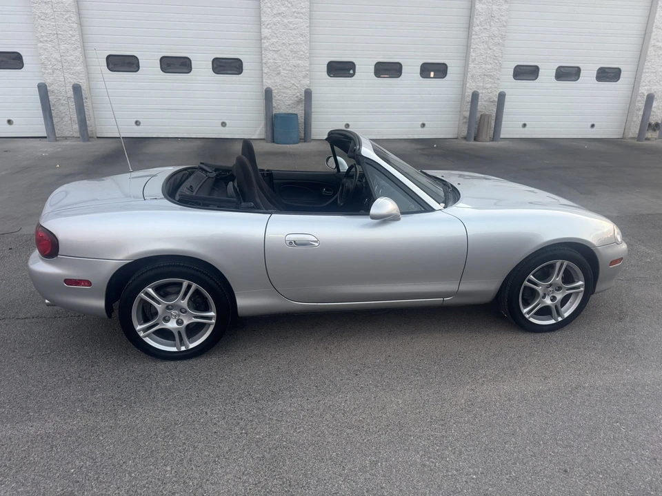 2005 Mazda NB MX-5 Miata - Image 11 of 31