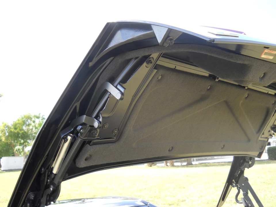 2006 Cadillac XLR-V - Image 23 of 31