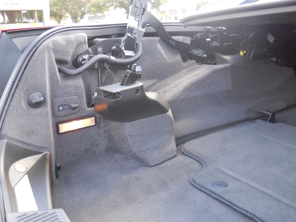 2006 Cadillac XLR-V - Image 26 of 31