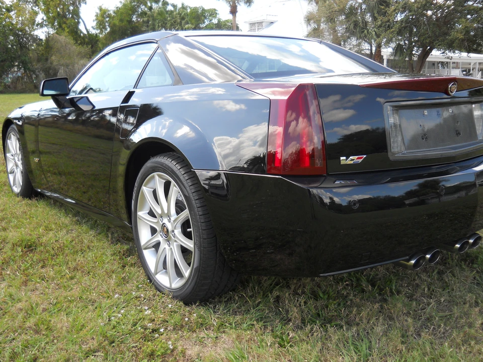 2006 Cadillac XLR-V - Image 9 of 31
