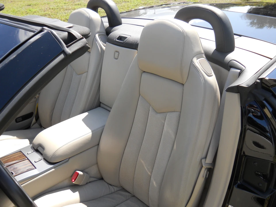 2006 Cadillac XLR-V - Image 16 of 31