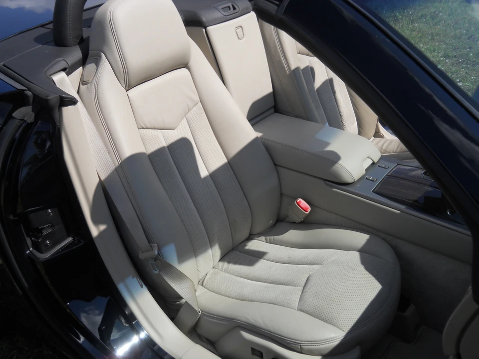 2006 Cadillac XLR-V - Image 17 of 31