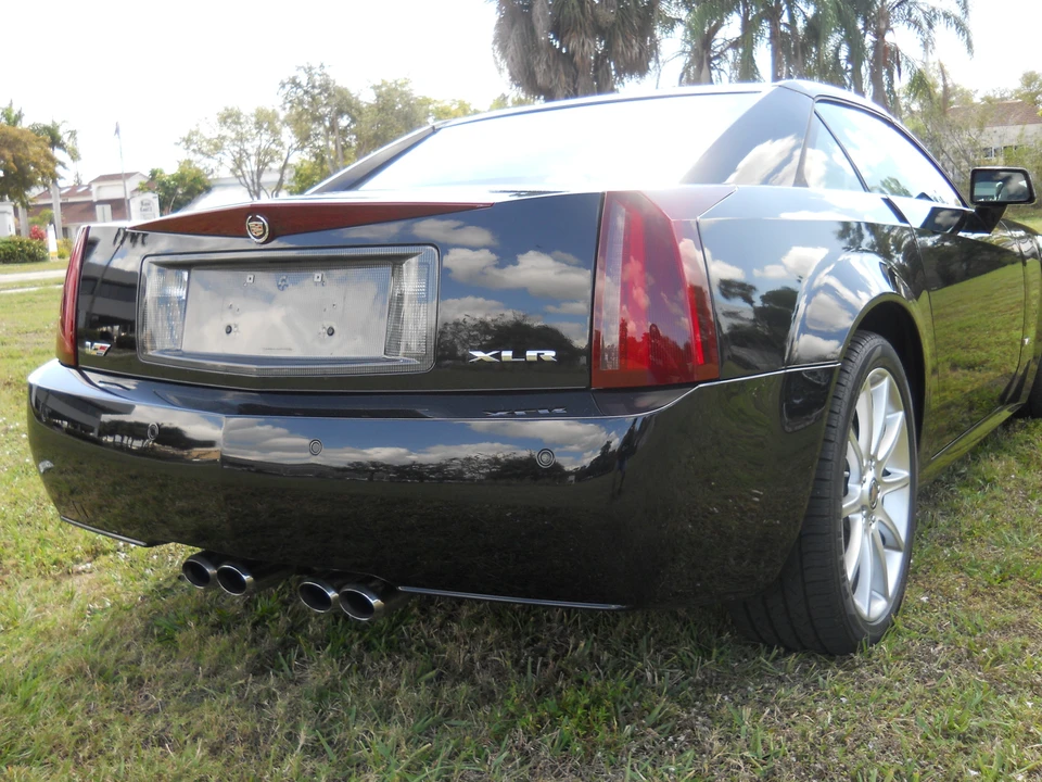 2006 Cadillac XLR-V - Image 10 of 31