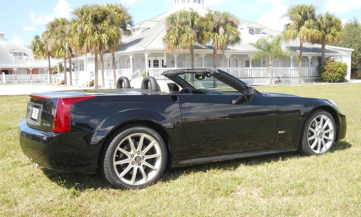 2006 Cadillac XLR-V - Image 3 of 31