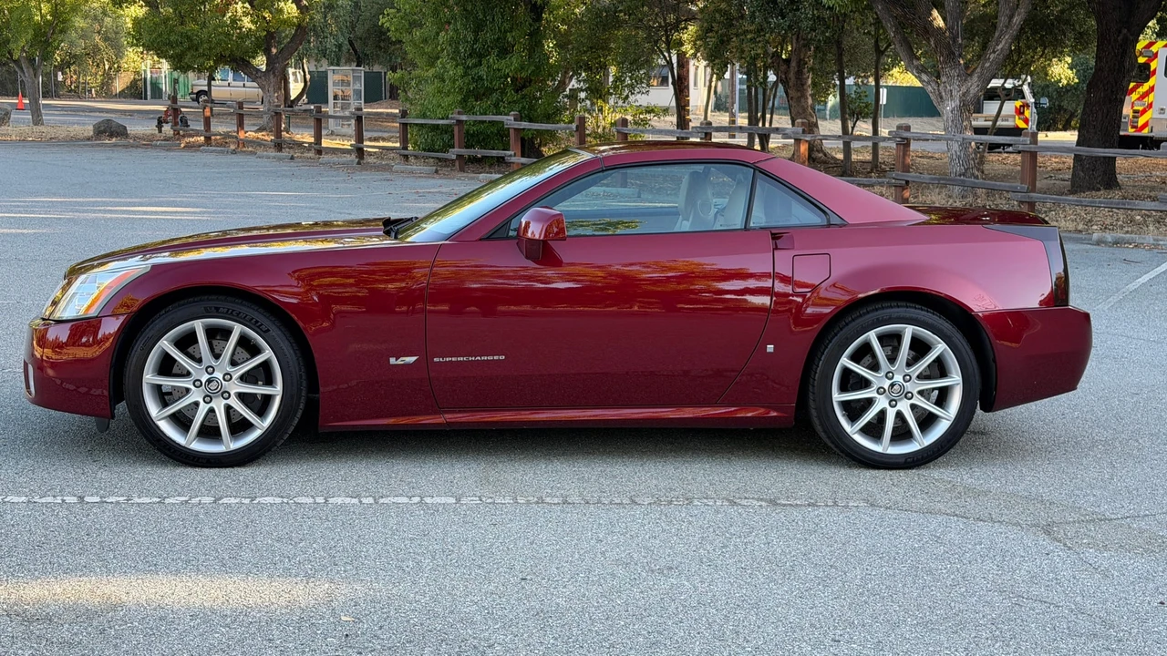 2006 Cadillac XLR-V - Image 26 of 31