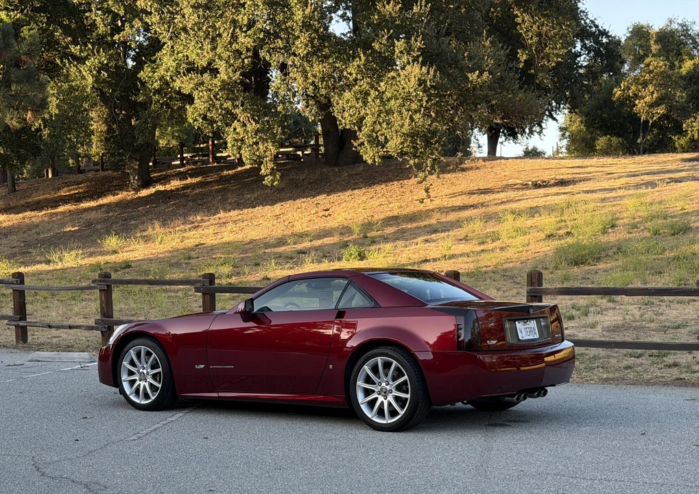 2006 Cadillac XLR-V - Image 27 of 31