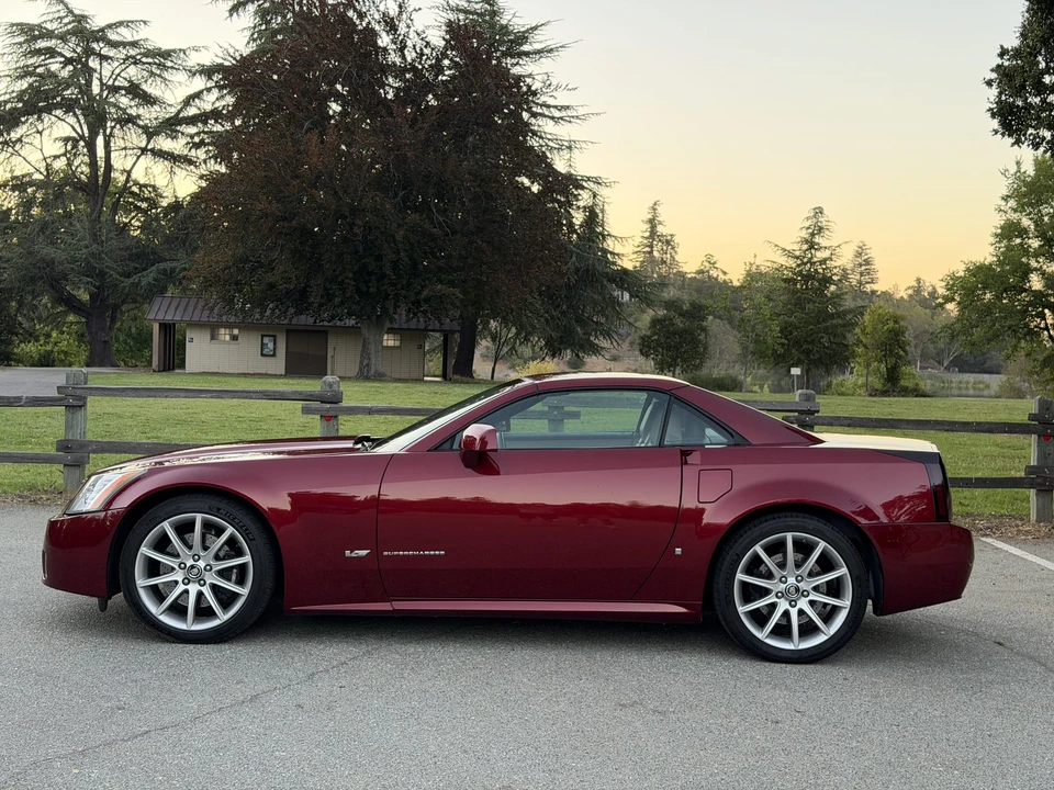 2006 Cadillac XLR-V - Image 4 of 31