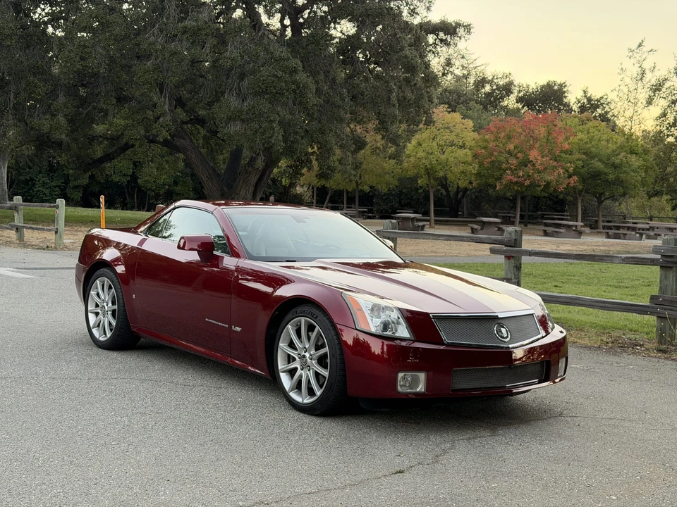 2006 Cadillac XLR-V - Image 16 of 31