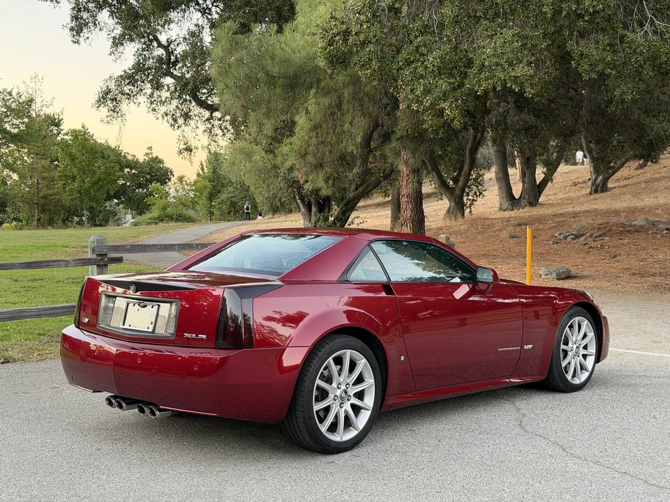 2006 Cadillac XLR-V - Image 13 of 31