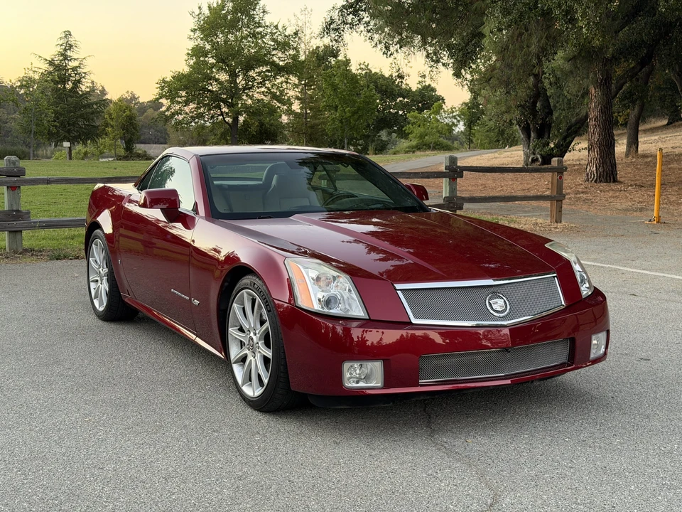 2006 Cadillac XLR-V - Image 18 of 31