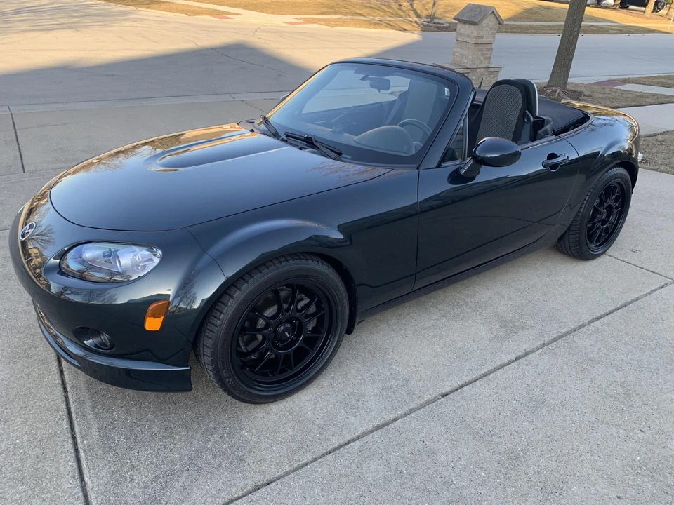 2006 Mazda NC MX-5 Miata - Image 2 of 31