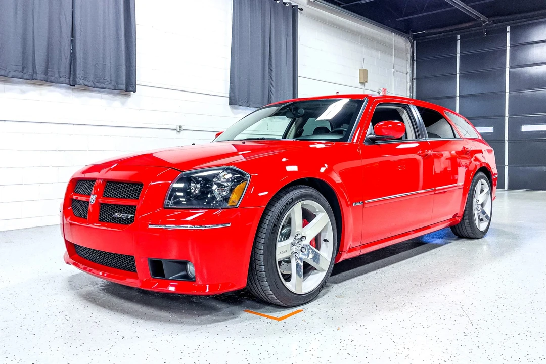 2007 Dodge Magnum SRT8 2nd Gen - Image 2 of 31