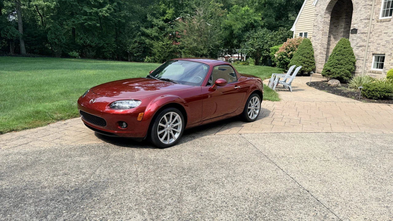 2007 Mazda NC MX-5 Miata - Image 2 of 31