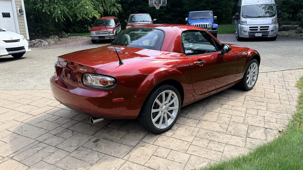 2007 Mazda NC MX-5 Miata - Image 8 of 31