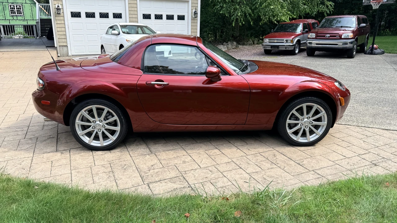 2007 Mazda NC MX-5 Miata - Image 7 of 31
