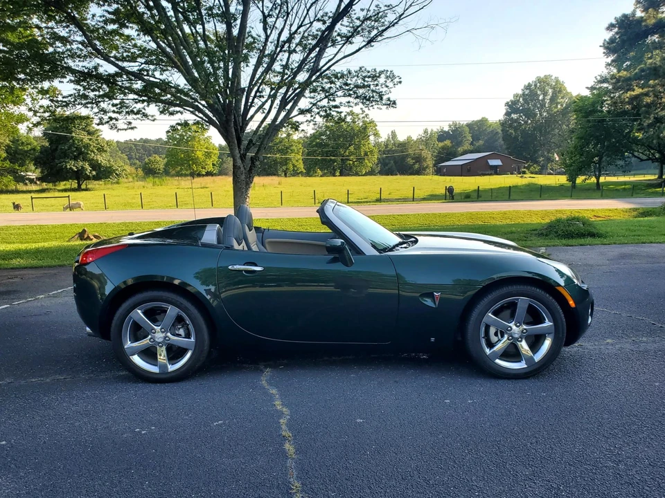 2007 Pontiac Solstice - Image 2 of 31