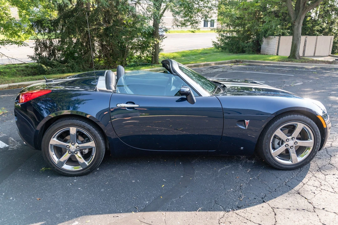 2007 Pontiac Solstice GXP - Image 8 of 31