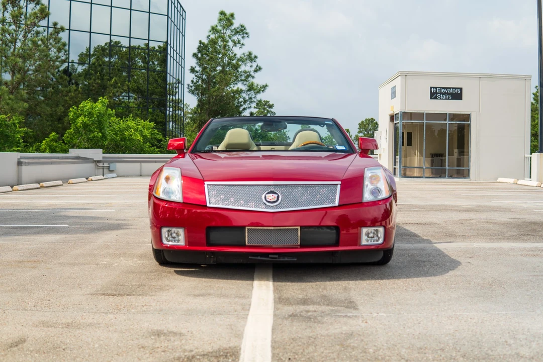 2008 Cadillac XLR - Image 2 of 31